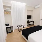 Sofia & Affittacamere 4*