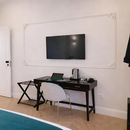 Sofia & Affittacamere 4*