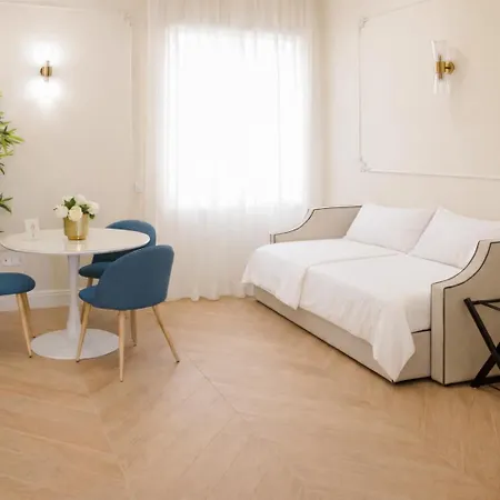 Sofia & 4* Pompei