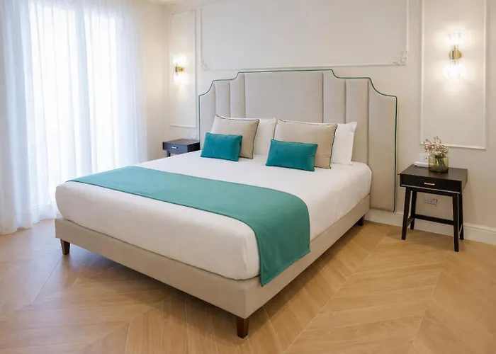 Sofia & 4* بومبيي